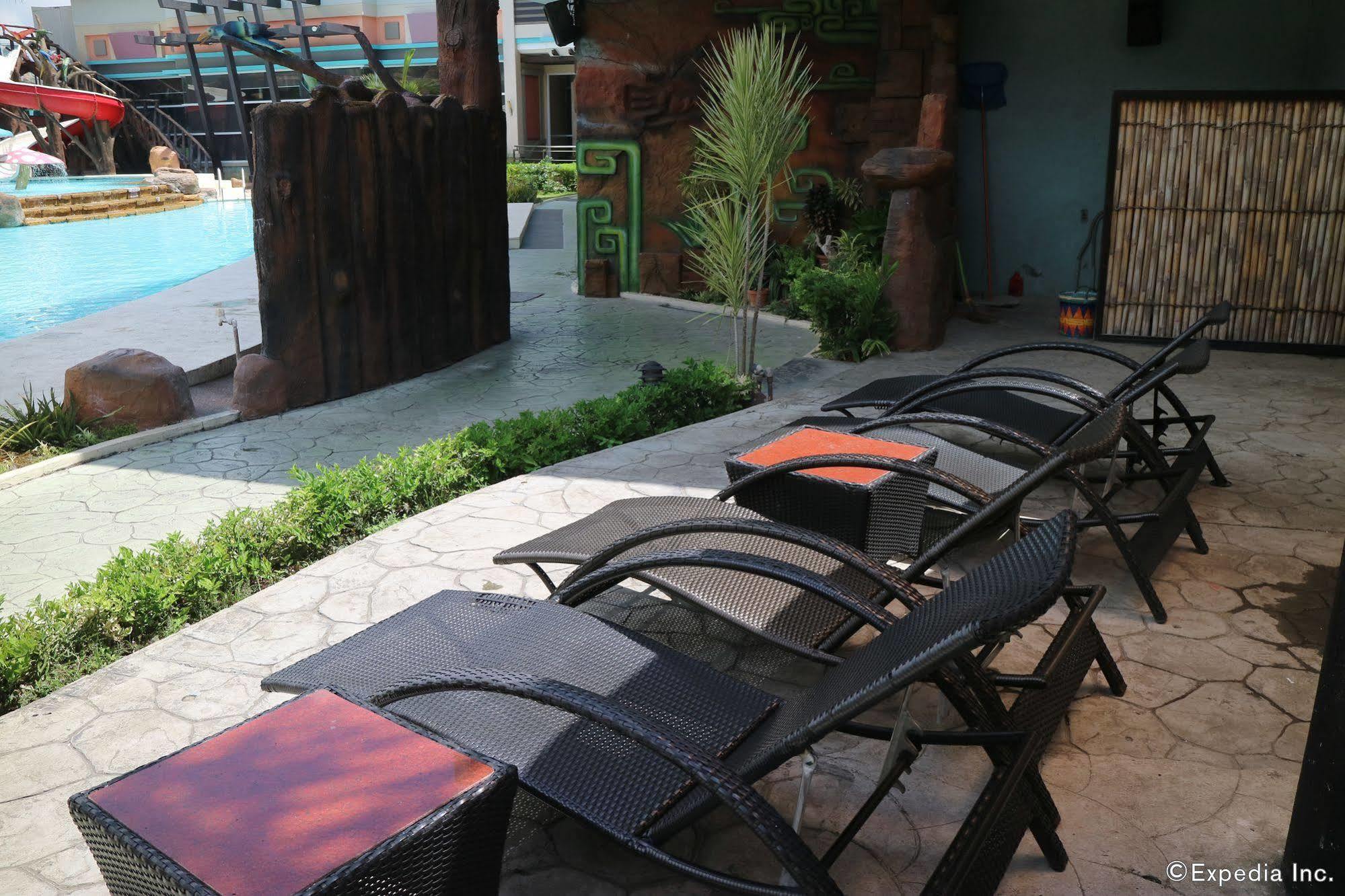 Mo2 Westown Hotel y Resort Iloílo Exterior foto