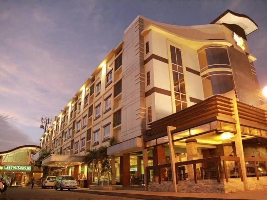 Mo2 Westown Hotel y Resort Iloílo Exterior foto